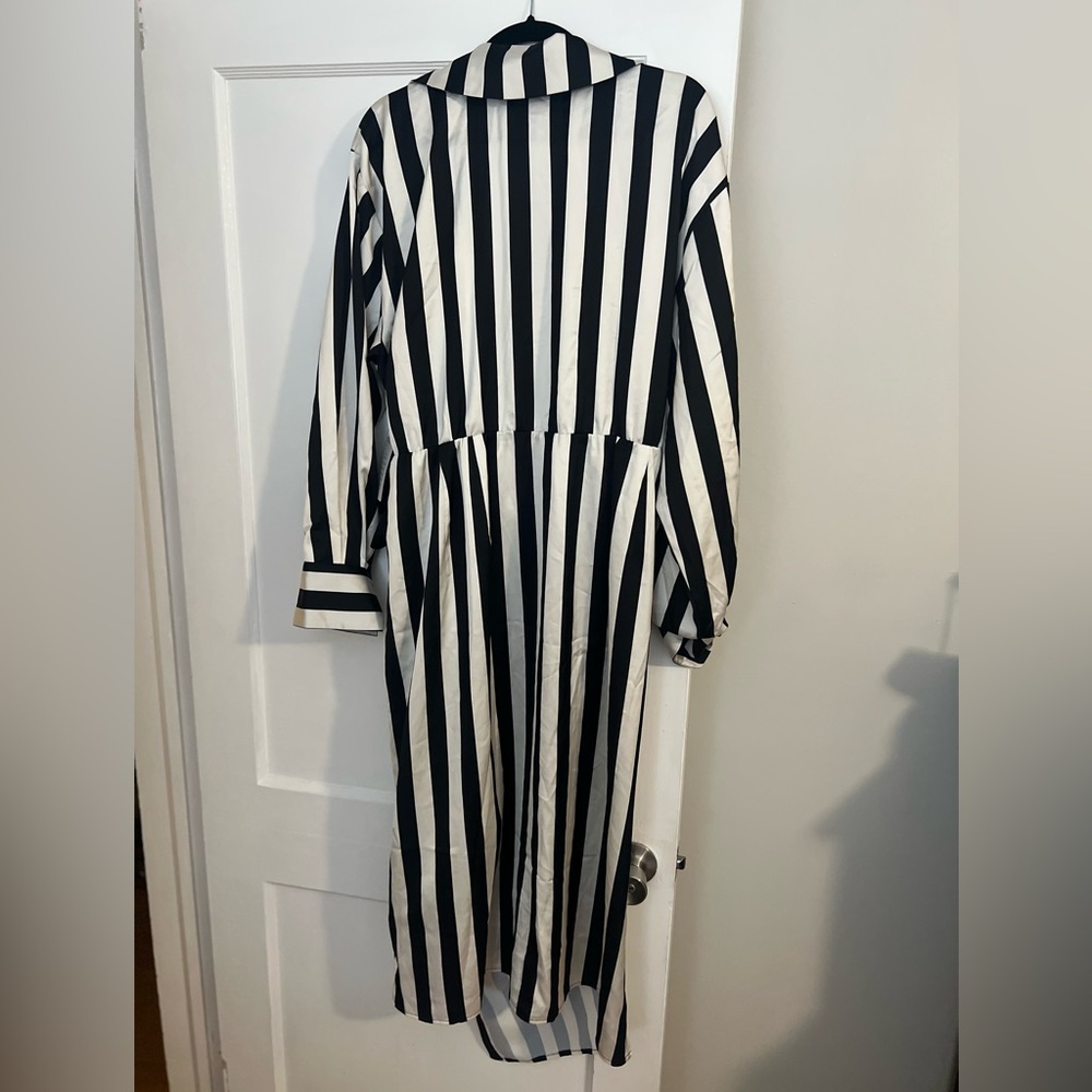 Asymmetrical Dress - Picture 5 of 6